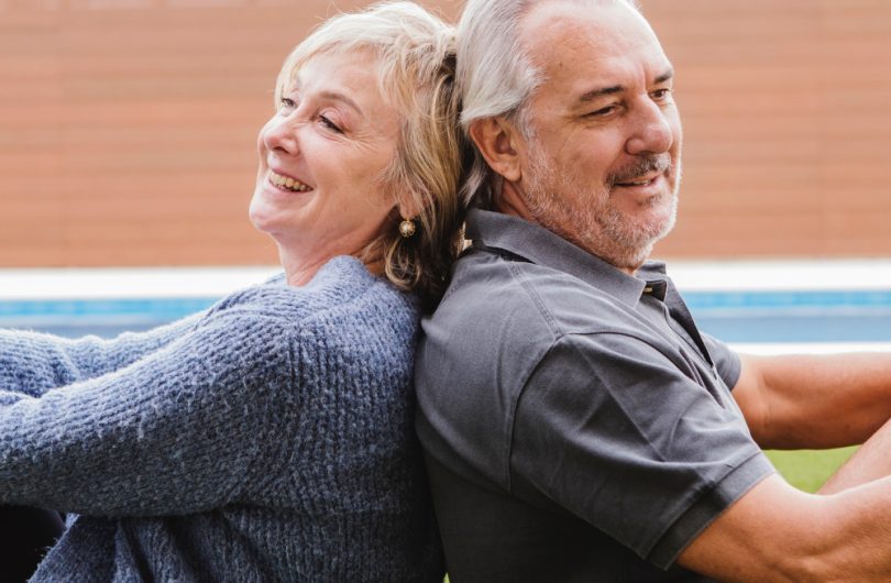 Mutuelle santé senior 2025 : 7 pièges à éviter absolument listepro