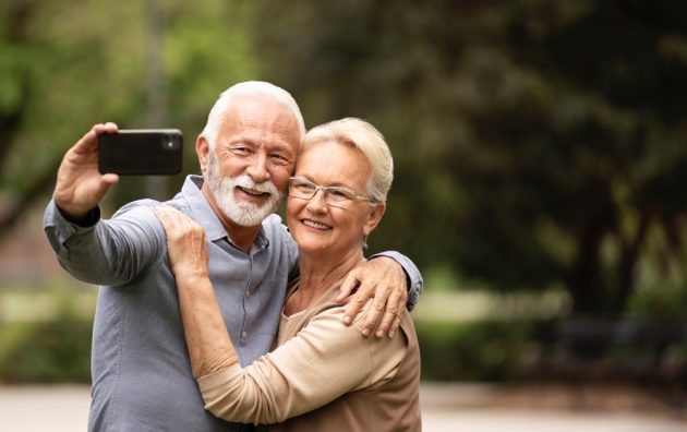 Mutuelle santé senior : comment anticiper ses besoins après 60 ans ? listepro