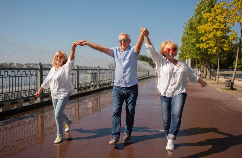 Complémentaire santé senior : comment bien choisir après 60 ans ? listepro