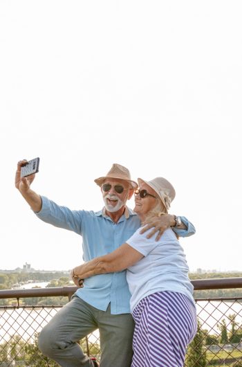 Quelle est la meilleure mutuelle senior en 2025 ? Comparatif et conseils listepro